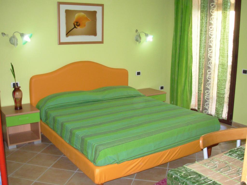 B&B Sotto Le Stelle Vacanze Барі-Сардо Номер фото
